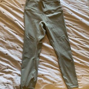 Lululemon Grey Sage Wunder Under 25”